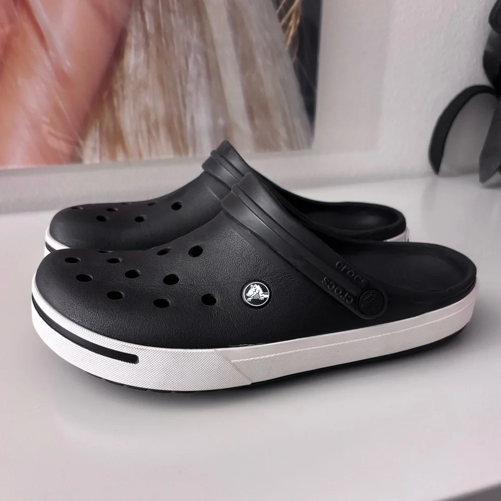 Crocs - Picture 3 of 6